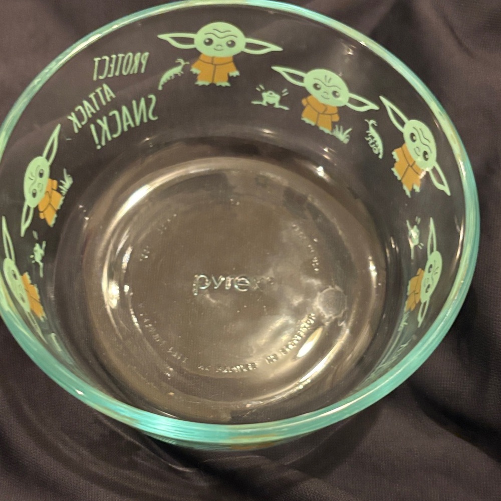 Pyrex Green Baby Yoda Snack Bowl 6 inch round